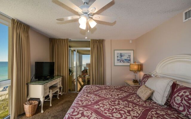 Shoreline 1041 Condo by RedAwning