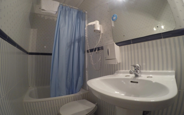 Hostal MYD Los Perales