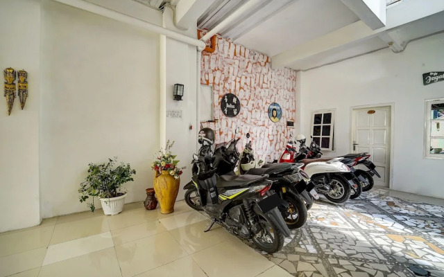 Super OYO 91173 Guesthouse King Puntodewo