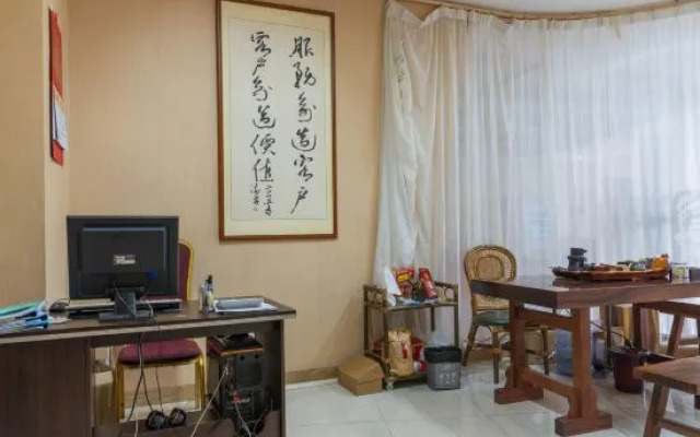 Fengsheng Hotel (Guangzhou Panyu Chimelong Zoo North Gate)
