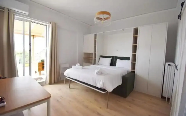 Penthouse Nea Smirni