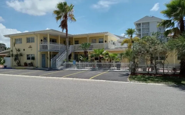 Silver Sands Motel