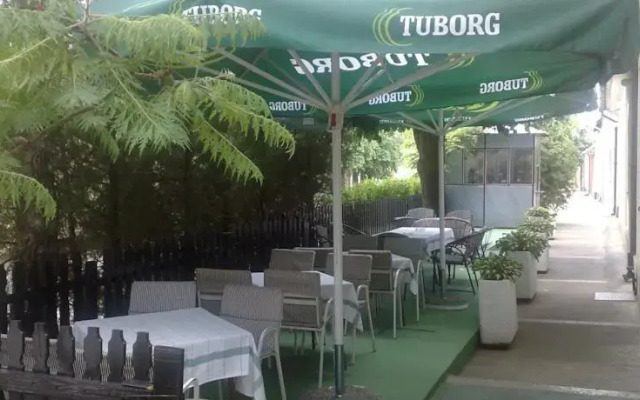 Guesthouse Sokolac N