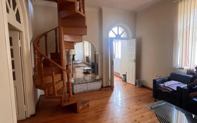 Trippoo Villa & Hostel