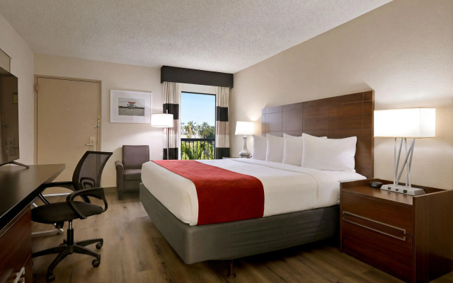 Ramada by Wyndham Sarasota Waterfront
