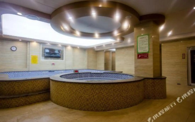 New Residence Hotel (Weihai Station)