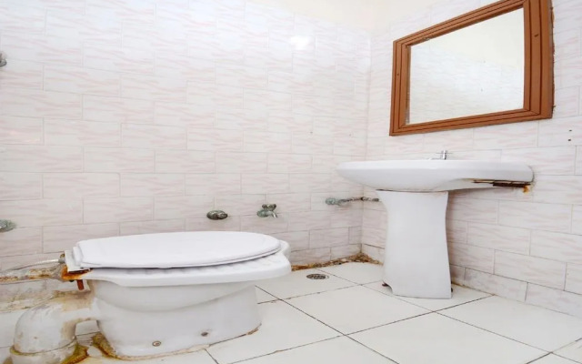 Hotel Tanveer By OYO Rooms