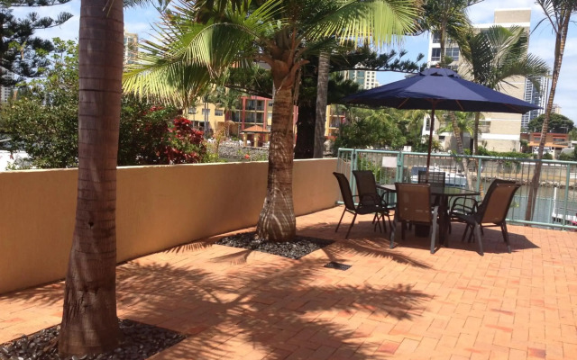 Surfers Riverside Apartments
