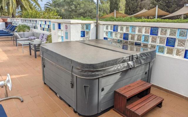 Casa Monte Cristo Apartments - Plum