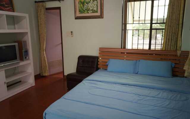 Three Moons Homestay