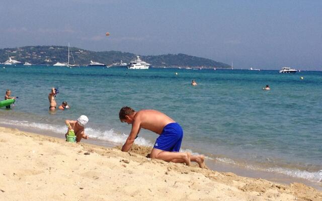 Cozy holiday home in Saint-Antonin-du-Var with large pool