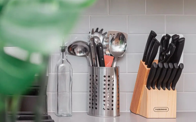 VA - Avalon - Apt 302