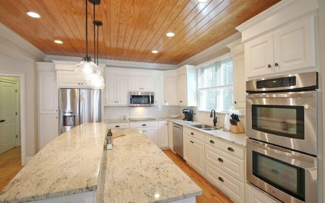 2602 Hartnett Boulevard