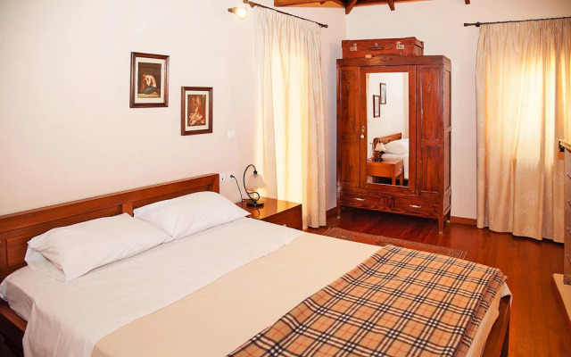 Vacation home in the Archanes with balcony