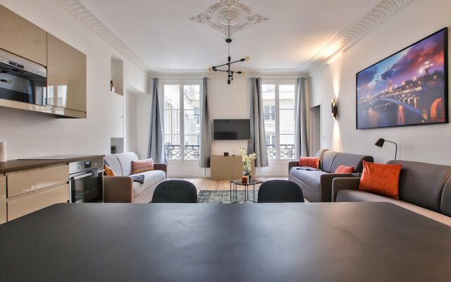 63-Luxury Flat Champs-Elysees (1c)