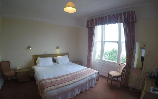 Manor Hotel