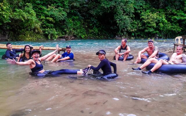 Jeepney Hostel and Kite Resort