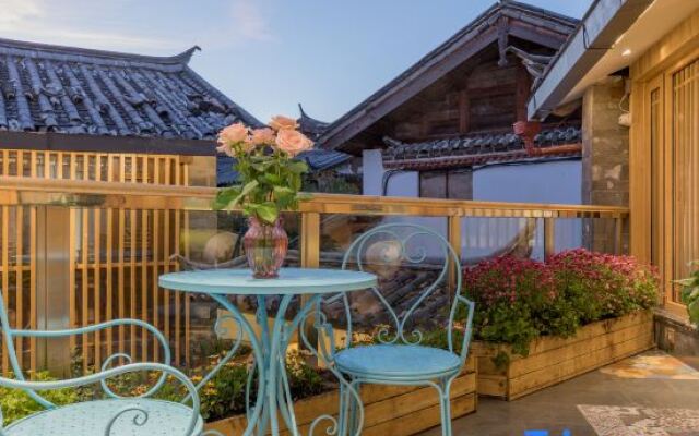 Lijiang see and not see inn