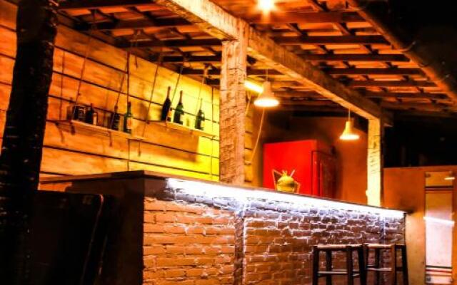 Blanca Hostel & Bar