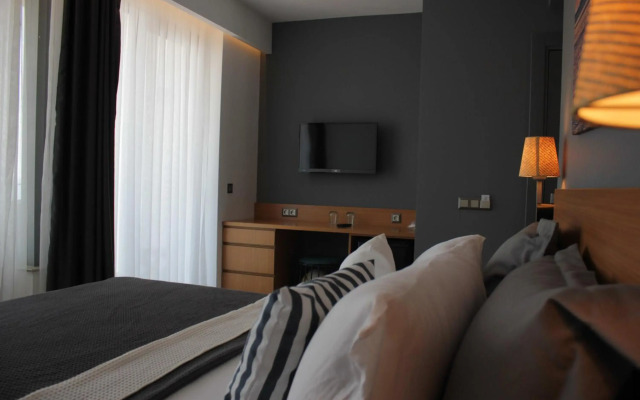 Port Marina Hotel