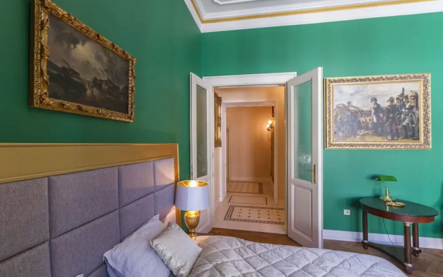 Filip Palace Luxurious Apartment