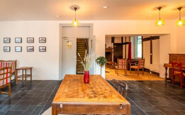 Spacious Holiday Home With 4 Tiny Houses