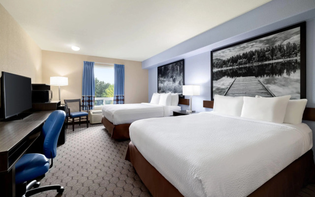 Super 8 by Wyndham Swan River MB