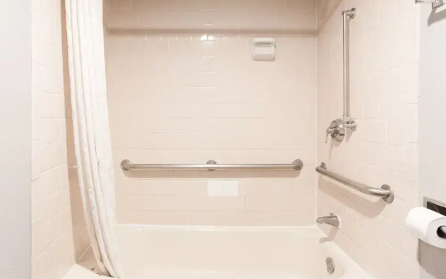 Hotel Oklahoma City Lincoln Blvd