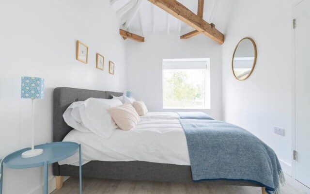 Simple Coastal Luxury Near Southwold Sleeps 10