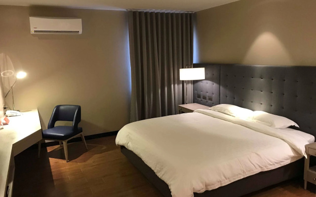 Subic Bay Travelers Hotel & Event Center