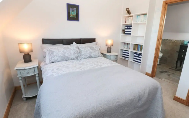 Whinstones at 4 The Villas