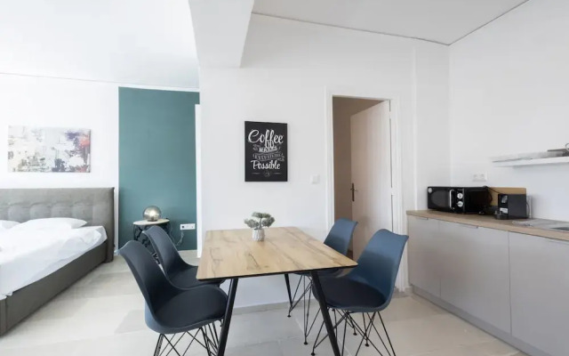 Spacious Urban Retreat Central 2-bedroom Haven for 8