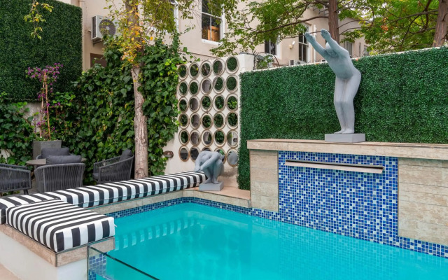 The Ivy Apartments