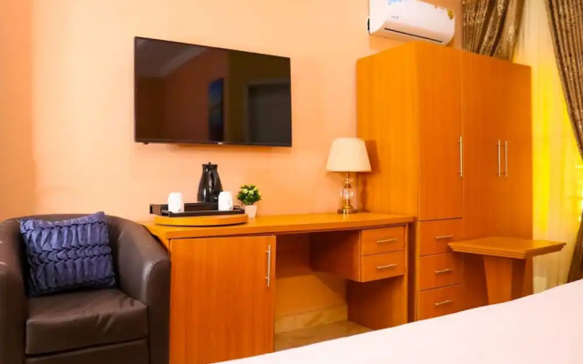 Madaki's Executive Suites