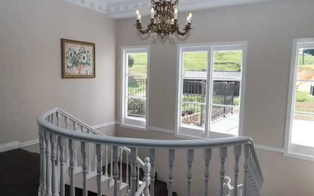 Luxury 3Brm Mannor in Temple View