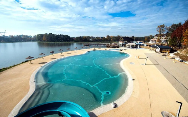 Molo Resort Hotel