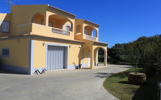 House With 3 Bedrooms in Moncarapacho, With Wonderful sea View, Enclos