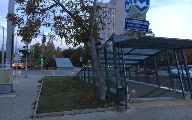 Airport Apartment