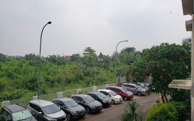 Elegant And Comfy Studio Apartment Belmont Residence Puri