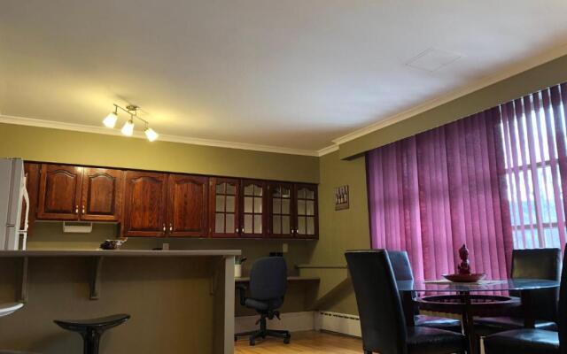 Leaside Suites & Executive Apartments