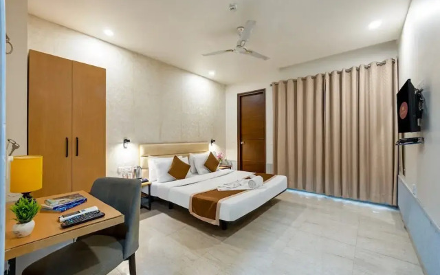 Aadat Hotel Subhash Chowk Gurgaon