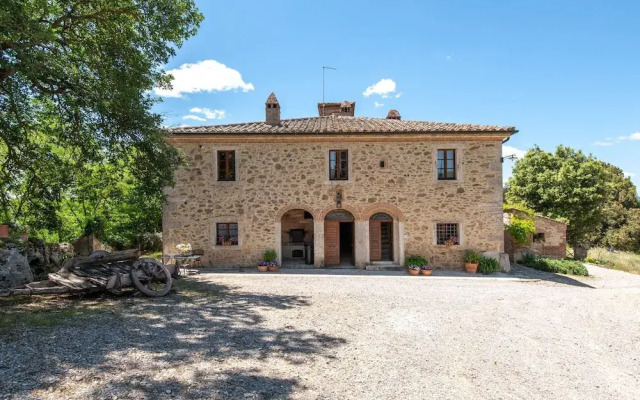 Secluded Apartment in Rapolano Terme with Garden