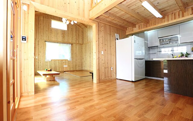 Jeju Neulpooreun House Pension
