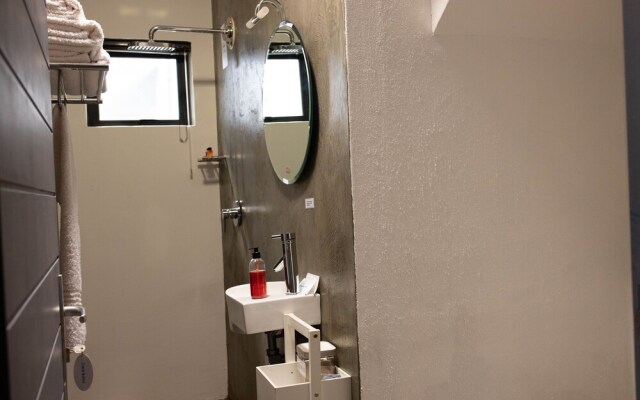 Stay at Friends (Guest house)