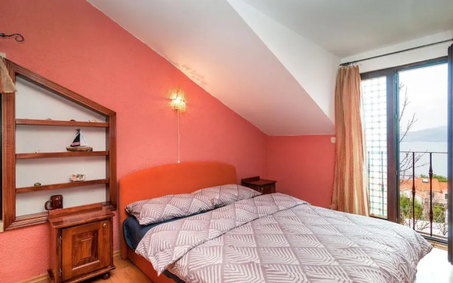 Beautiful Home in Postira With 5 Bedrooms and Wifi