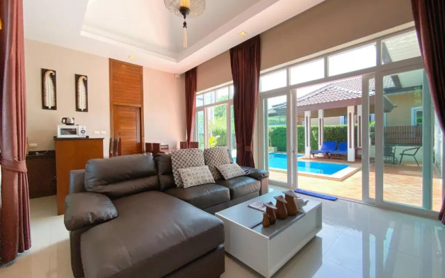 Rawai Private Villas - Pool and Garden