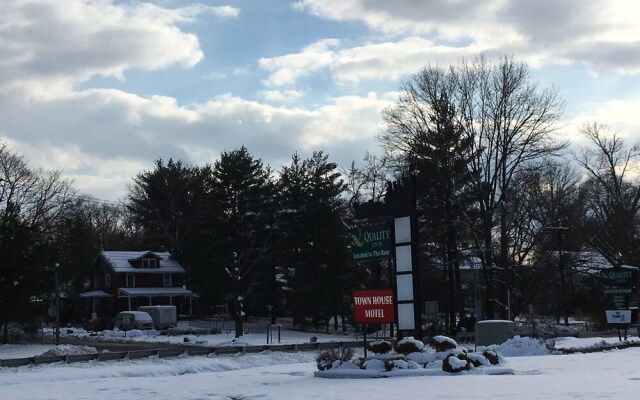 Town House Motel Inn