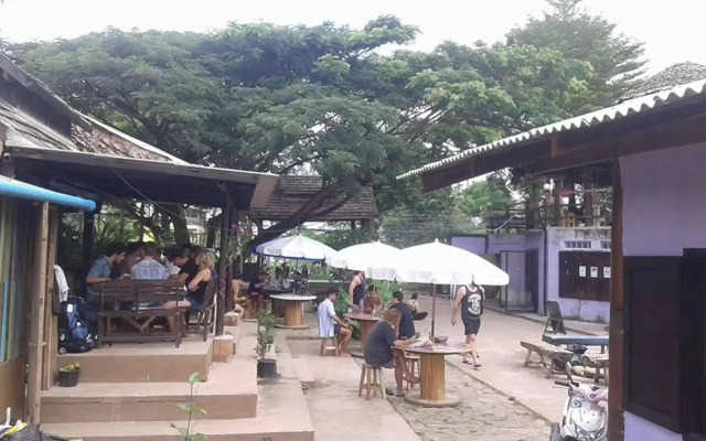 Purple Monkey Backpackers