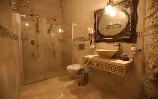 King Apart by Travellers