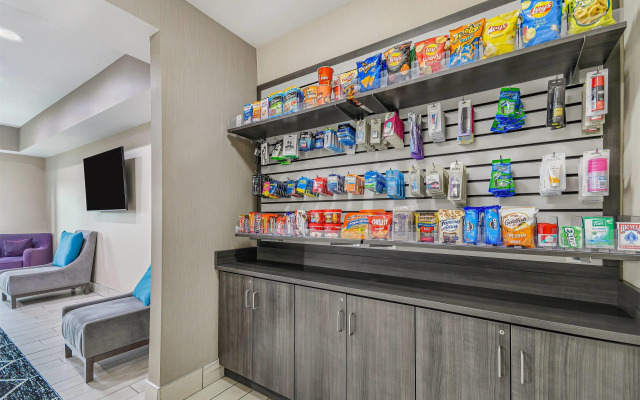 La Quinta Inn & Suites by Wyndham Batavia